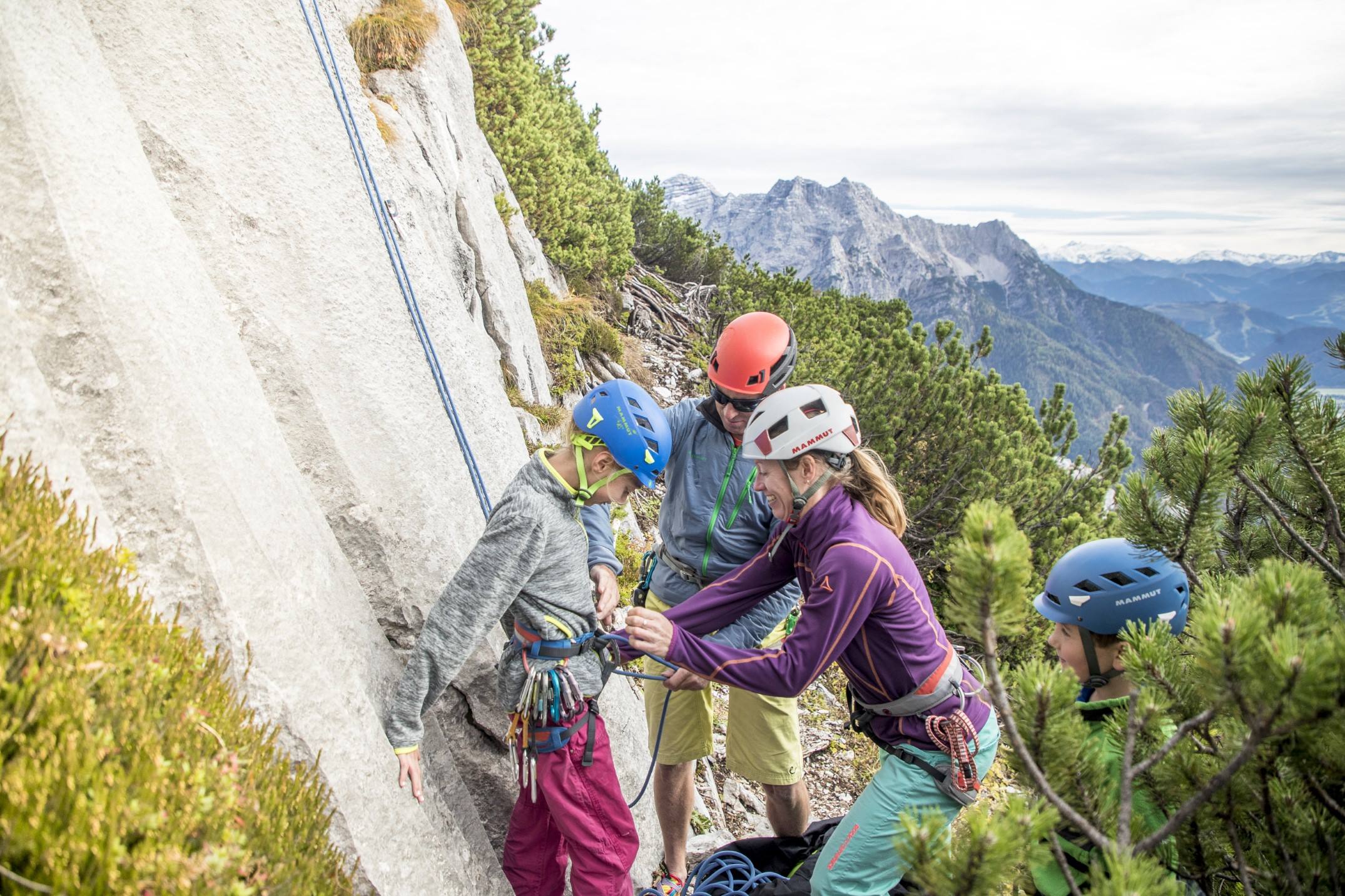 sichern-klettersteig-steinplatte.jpg